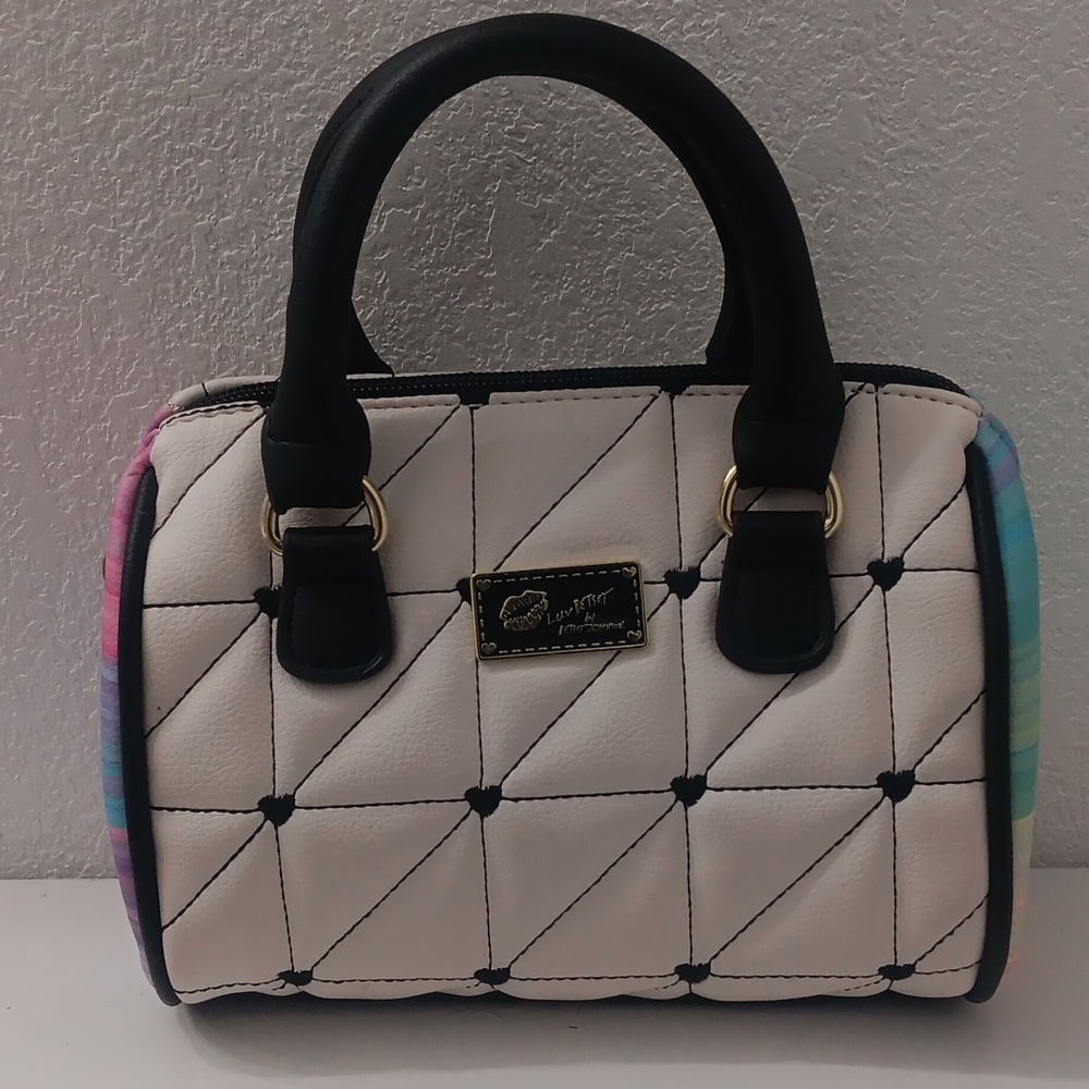New! Luv Betsey By Betsey Johnson White/Black Heart&Handles Color Accent HandBag